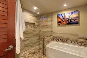 Bathtub, hair dryer, towels, soap - Elua Village Beach Front Townhomes - 2 Bdrm Premier Unit, Ocean Views, Top Rated (Kihei)