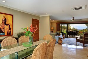 Dining - Elua Village Beach Front Townhomes - 2 Bdrm Premier Unit, Ocean Views, Top Rated (Kihei)
