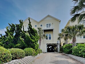 Exterior - Jolly Dave's | Private Beach Access Walkway! (Topsail Beach)