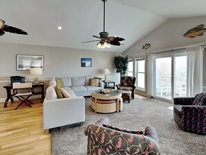 Smart TV, DVD player - Jolly Dave's | Private Beach Access Walkway! (Topsail Beach)