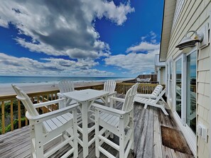 Outdoor dining - Jolly Dave's | Private Beach Access Walkway! (Topsail Beach)