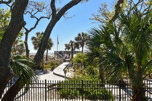 Property grounds - Luxurious Oceanfront Villa in Wild Dunes Resort 3 Bedrooms, 3 Baths (Isle of Palms)