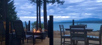 Beautiful Oceanfront ‘Cottage’ - Breathtaking Views,Beach,Pet Friendly,Fireplace