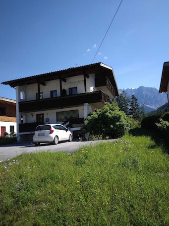 Exterior. Apartment C - Alpenstern