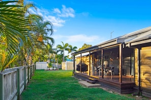 Terrace/patio - Gathering of 8 Holiday House (Agnes Water)