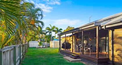 Gathering of 8 Holiday House