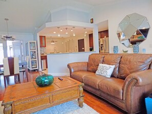 Televisión y chimenea 