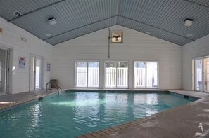 Piscine couverte, piscine extérieure