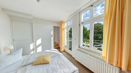 Villa Ostseewarte Whg. 13, SOUTH BALCONY, CHAIR - Villa Ostseewarte, NEAR THE BEACH,