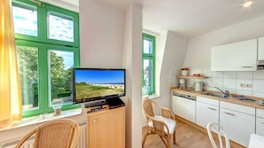 Kühlschrank, Mikrowelle, Geschirrspüler