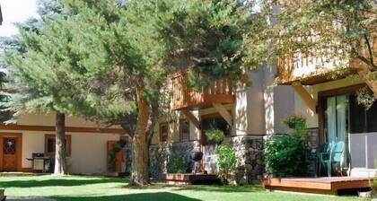 Great 1 (plus) bedroom condo. This is the best location in Ketchum!