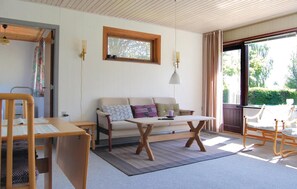 TV, fireplace - Pet friendly home in Hejls with WiFi (Hejls)