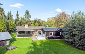 Outdoor spa tub - Pet friendly home in Væggerløse with WiFi (Væggerløse)