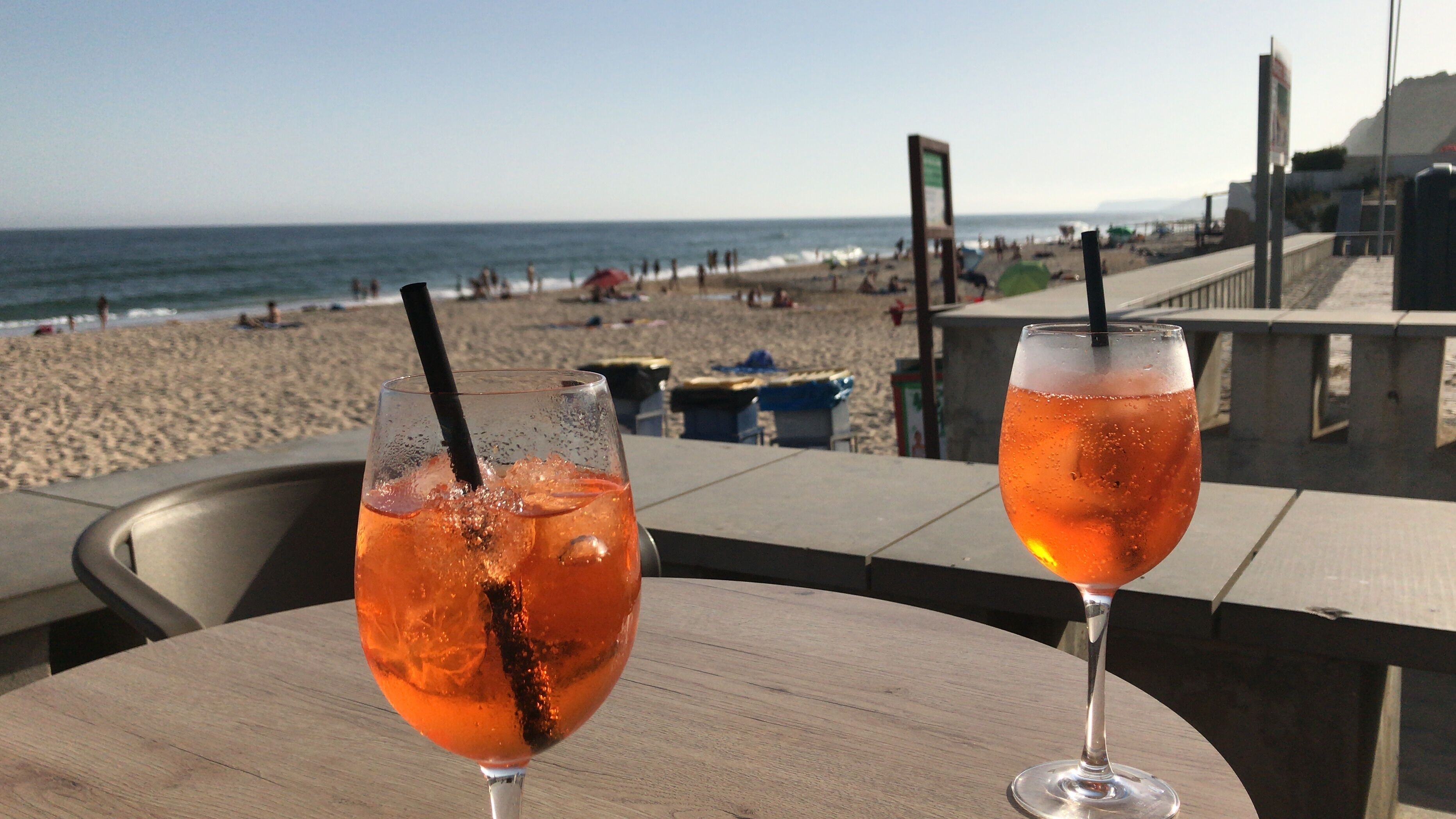 Beach nearby, sun loungers, beach towels