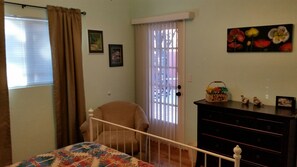 Interior - 3 BR, 2 BA one level home  walking distance to Whole Foods, restaurants and more (Sedona)