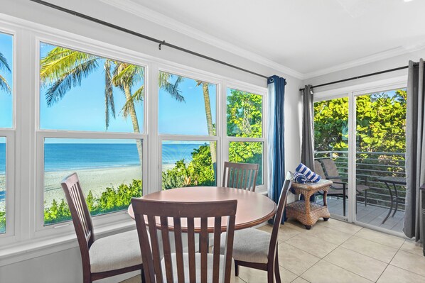 Dining - The Beach on Longboat Key #227 Resort by RVA (Longboat Key)