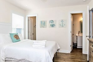 3 Schlafzimmer, Schreibtisch, Bügeleisen/Bügelbrett, Reisekinderbett