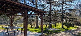 PérigordNoirのSuperb Holiday Village ****：プール、テニス、バーなど
