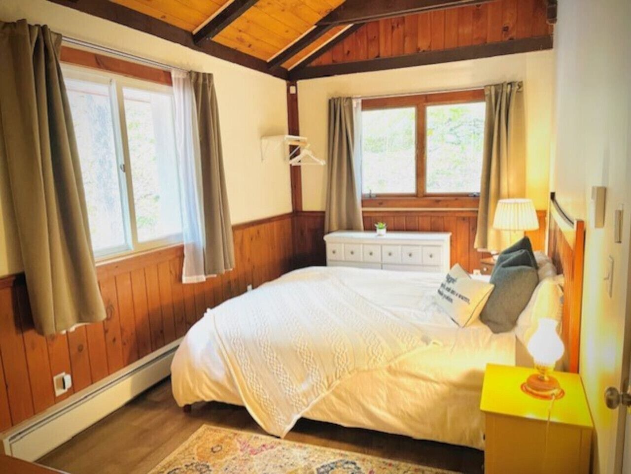 1 bedroom, desk, iron/ironing board, WiFi