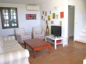 TV - House for 6 people in the Valcros estate with a shared pool (LA LONDE LES MAURES)