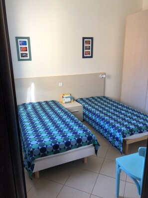 2 bedrooms, iron/ironing board, WiFi, bed sheets - Air-conditioned DUPLEX, ideally located for exploring Corsica, beach 200 m (belgodère)