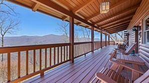 Terrace/patio - Soaring Eagle-Hot Tub-Fire pit, Cabin in Gated Smoky Mtn Retreat Community (MAGGIE VALLEY)