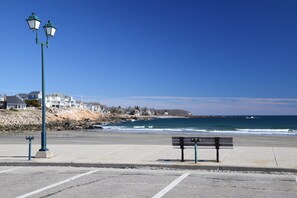 Chaise longue, serviettes de plage
