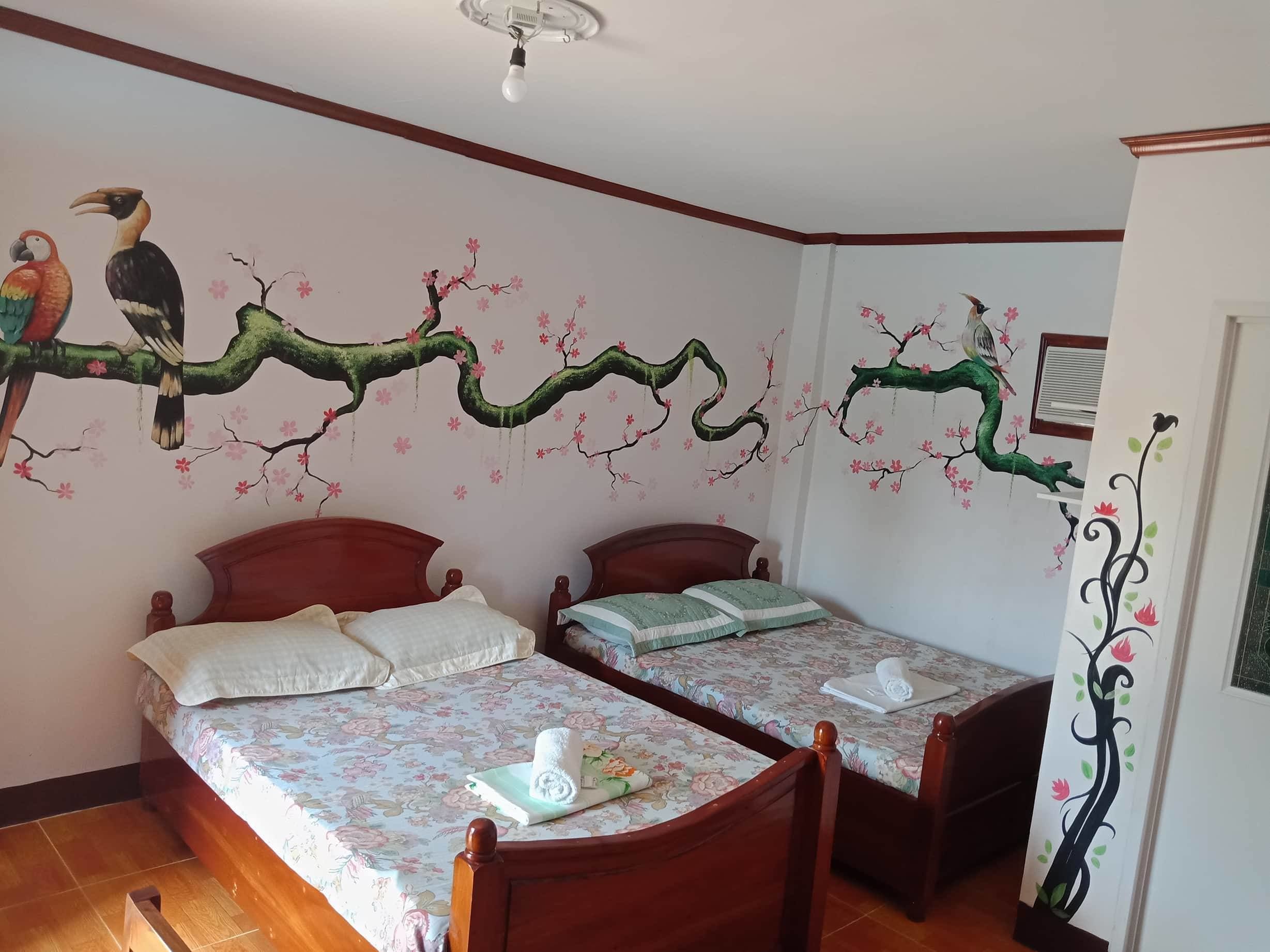 Desk, rollaway beds, bed sheets