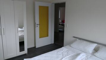 3 Schlafzimmer, BĂŒgeleisen/BĂŒgelbrett, BettwĂ€sche