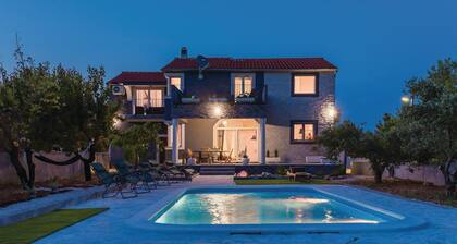 Stunning home in Skradin-Dubravice