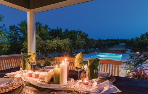 Stunning home in Skradin-Dubravice