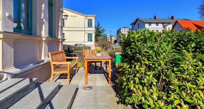 Villa Ostseewarte Whg. 2, TERRACE w. STRANDKORB - Villa Ostseewarte, STRANDNAH,