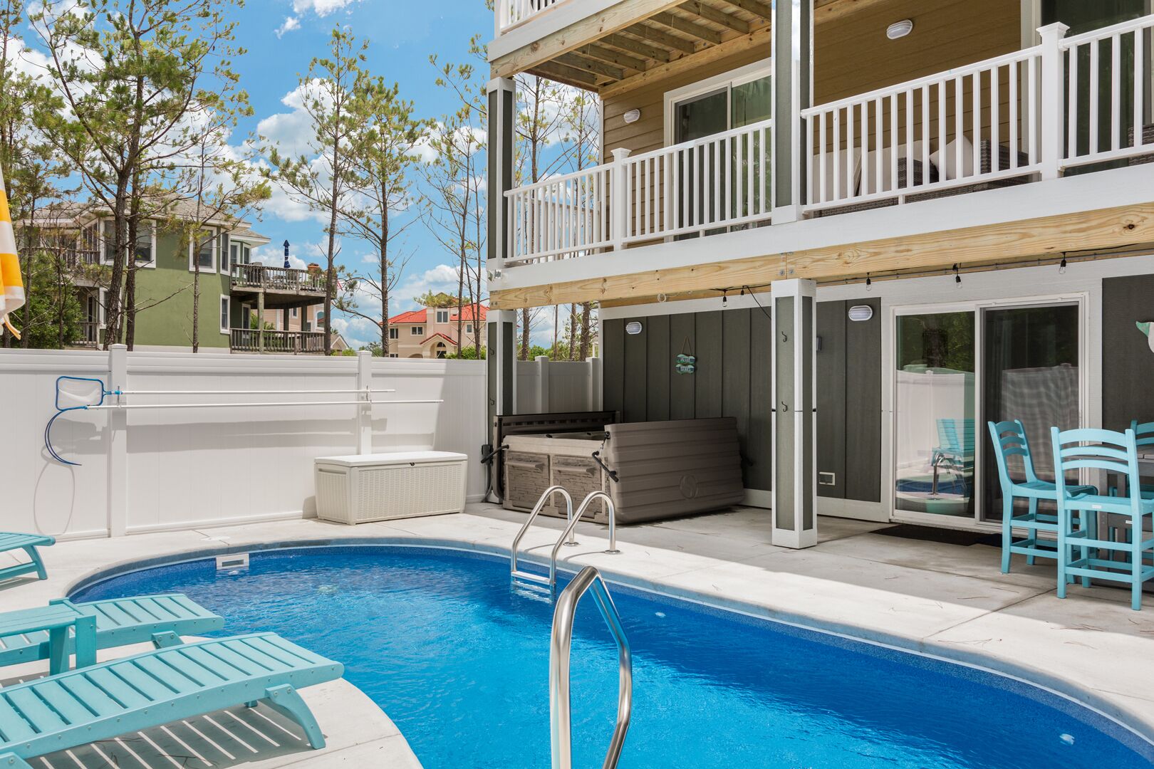 Good To Be Back: Soundside with a private pool and hot tub and great community a