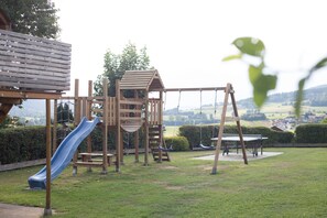 Children’s play area – outdoor