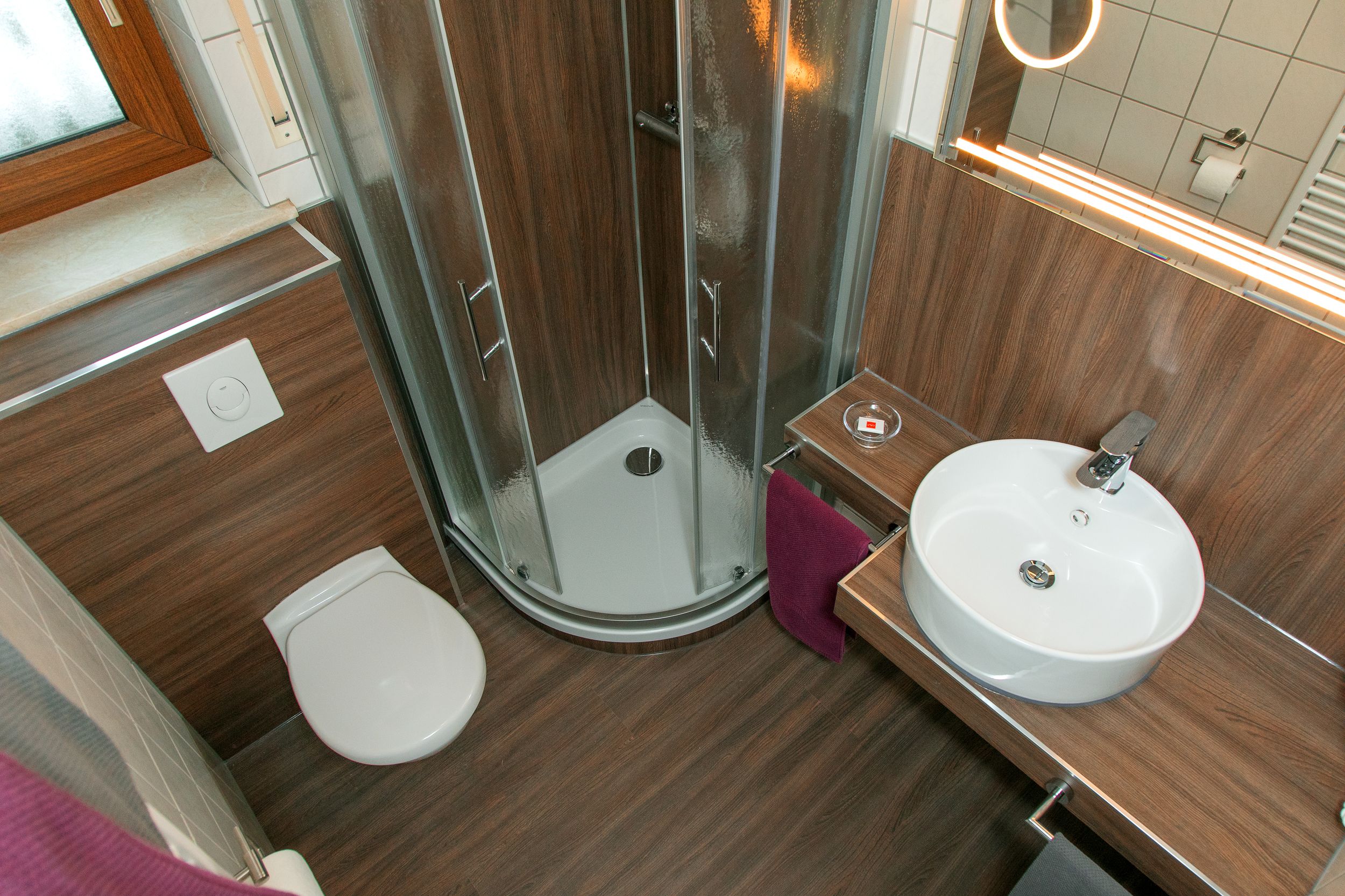 Apartment, 2 Schlafzimmer (D) | Badezimmer | Dusche, Haartrockner, Handtücher