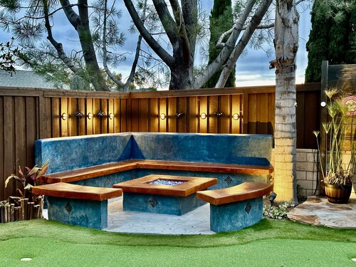 Coastal Retreat - allas, kylpylä, viheriö, tulipalo, pelihuone ja lähellä rantaa! 