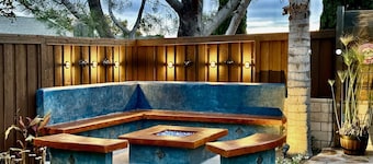 Kystnære retrett - Basseng, Spa, Putting Green, Brannspit, Spillerom & Nær Strand!