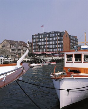 Marina - Stay right on Thames Street- the heart of Newport ON the Water (Newport)