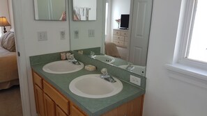 Combined shower/bathtub, hair dryer, towels, soap