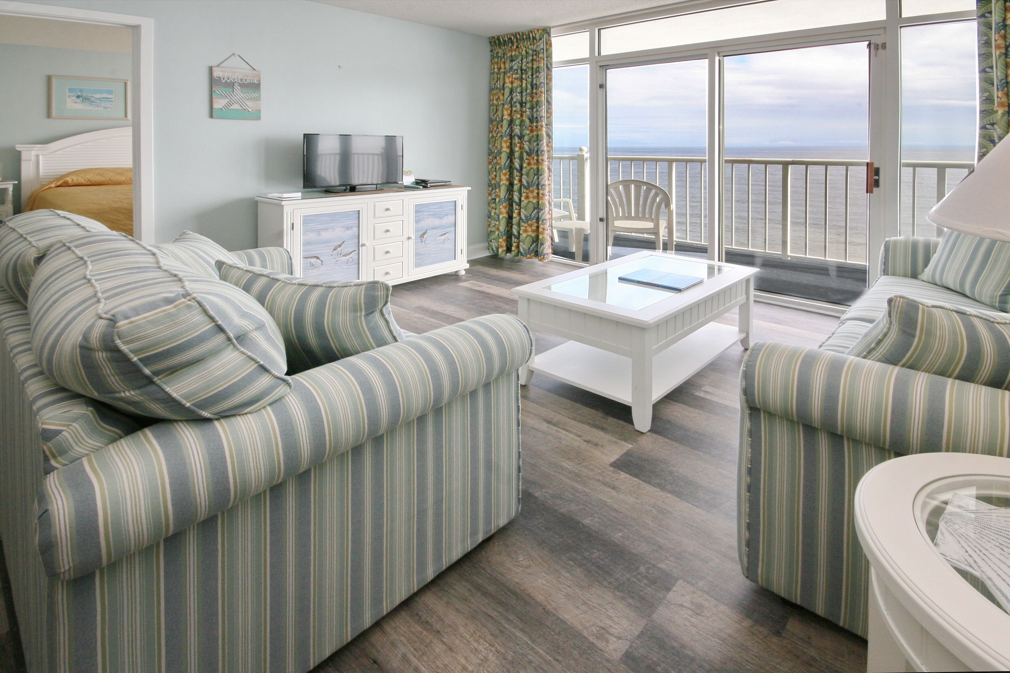 BEAUTIFUL OCEANFRONT VIEWS FROM EVERY ROOM IN THIS CONDO