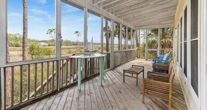 2bd 1.5ba located in quiet Indian Summer neighborhood in Indian Pass!