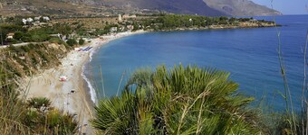 THE SUN OF SICILY SEA VIEW.  WIFI FREE. WHOLE HOUSE.