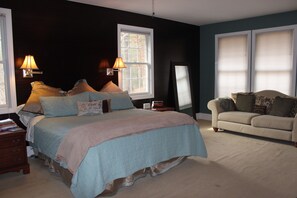 6 slaapkamers, een strijkplank/strijkijzer, reisbedje, gratis wifi