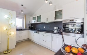 Kühlschrank, Herdplatte, Geschirrspüler