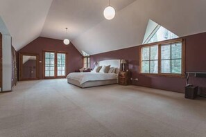 5 bedrooms, desk, iron/ironing board, travel crib - Timbalah - A wonderful Southern Highlands retreat (Fitzroy Falls)