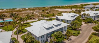 Seaside-sisustus, josta on näkymä tässä ensimmäisessä kerroksessa kahden makuuhuoneen superior-huoneeseen, B3213A