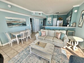 TV - Gulf-Front Corner Unit~Same-Floor Parking~Wrap Balcony~FREE Beach Chairs~Sleep 8 (Panama City Beach)