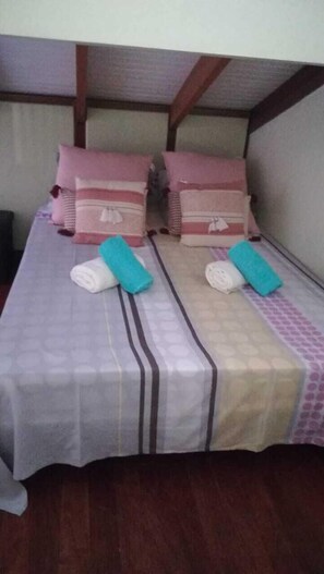 1 chambre, bureau, accès au Wi-Fi (inclus), literie fournie