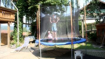 Children’s play area – outdoor