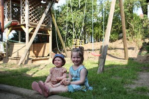 室外兒童遊樂區